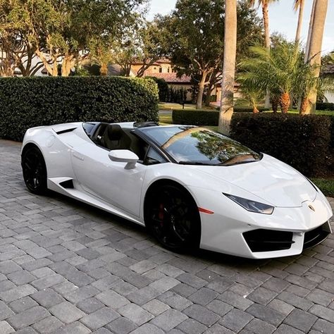 Lamborghini Huracan Spyder, White Lamborghini, Luxury Cars For Sale, Sports Cars Lamborghini, Aesthetic Cool, Lamborghini Cars, Car Aesthetic, Jaguar Car, White Car