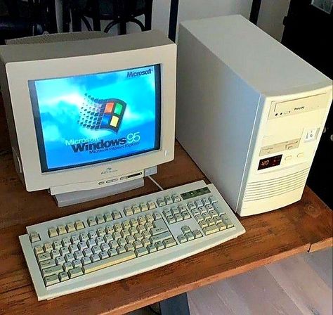 90s Pc Aesthetic, Old School Computer Aesthetic, 80s Computer Aesthetic, Old Tech Aesthetic, Old Pc Aesthetic, 90s Technology Aesthetic, Computer 2000s, Objectum Computer, Old Internet Aesthetic