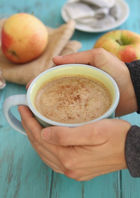 Apple Cinnamon Tea Latte | runningtothekitchen.com