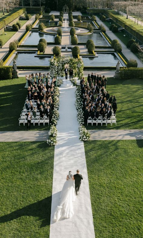 This NFL Player and Model Married in the Gardens of a French-Style Chateau on Long Island | Vogue French Courtyard, French Wedding Venues, Elegant White Wedding, French Country Wedding, French Chateau Wedding, Oheka Castle, Courtyard Wedding, Romantic Backdrop, Nfl Player