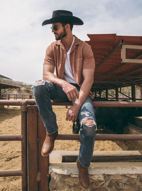 Men Rancho Outfit, Outfits With Cowboy Hats Men, Cowboy Theme Outfit Men, Modern Western Outfit Men, Calgary Stampede Outfits Men, Rodeo Men Outfit, Country Photoshoot Men, Country Concert Men’s Outfits, Cowboy Outfit Ideas For Men