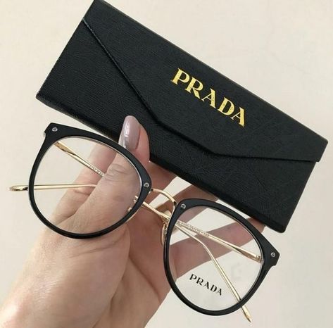 Dior Eyeglasses, Cute Glasses Frames, Glasses Frames Trendy, Fake Glasses, Glasses Trends, Womens Glasses Frames, Trendy Glasses, Prada Glasses, Cute Sunglasses