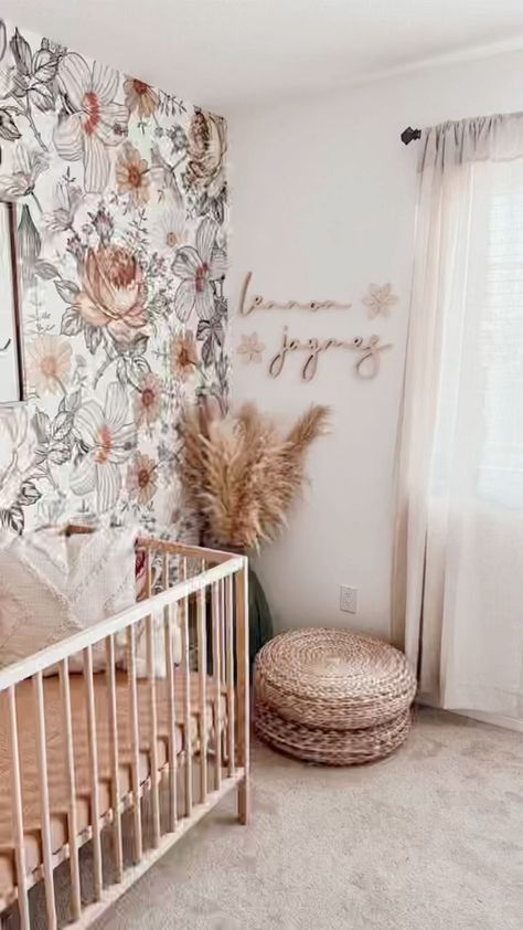 Dusty Rose And Gold Nursery, Boho Vintage Floral Nursery, Girl Nursery Mauve, Boho Chic Nursery Girl, Nursery Ideas Floral, Baby Girl Nursery Mauve, Muave And Pink Nursery, Dusty Pink Nursery Floral, Farmhouse Baby Nursery