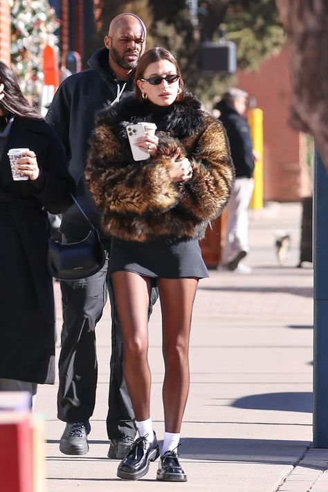 10 Faux-Fur Coats and Jackets to Make the Centerpiece of Your Winter Wardrobe | Vogue 2023 Hailey Bieber, Fur Coat Outfits, Lauren Perez, Faux Fur Coats Outfit, Apres Ski Outfits, Apres Ski Style, Chunky Sweaters, Fashion Week Trends, Aspen Colorado