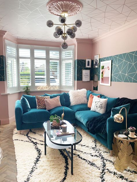 Boho Entrance, Teal Couch Living Room, Bottle Fence, Toilet Makeover, Teal Sofa Living Room, Hallway Renovation, Quirky Living Room, Teal Living Room Decor, Screen Garden