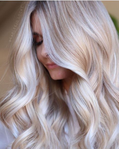 Balayage + Business Training on Instagram: “Pearls + Sandy Beaches By @carleejo.locks” Cream Blonde Hair Balayage, Cream Blonde Hair, Blonde Hair Balayage, Cream Blonde, Balayage Haircolor, Hair Color Unique, Blonde Hair Looks, Business Training, Long Wavy Hair