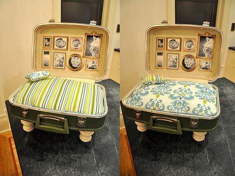 old suitcases turned into pet beds (make sure to secure the lid open) Pet Christmas Presents, Diy Cat Bed, Chat Diy, Diy Suitcase, Diy Pet Bed, Old Suitcases, Vintage Suitcase, Vintage Luggage, Upcycle Projects