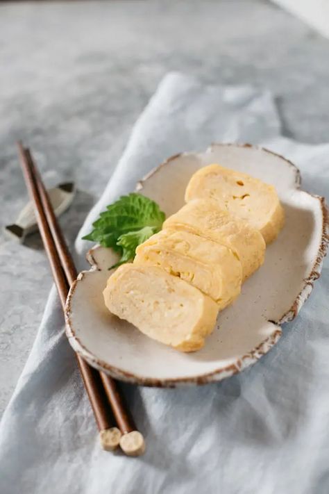 Rolled Egg Omelette, Egg Sushi Rolls, Japanese Egg Omelette, Japanese Tamago, Dashimaki Tamago, Tamago Recipe, Rolled Egg, Tamagoyaki Recipe, Japanese Flavors