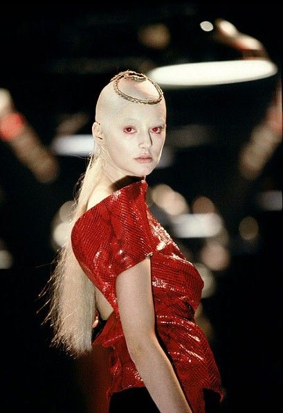 Alexander McQueen FW 1998 Haute Couture, Avant Garde, Couture, Modernism, Mcqueen 3, Modern Vampires, Outfit Essentials, Savage Beauty, Avant Garde Fashion