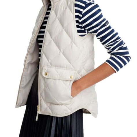 Nwt Jcrew Quilted Down Vest Xs. Perfect For Fall! (Color Is More Beige/Tan Than White - Modeled Photo Is Diff Color I Think) Cream Vest Outfit, Jcrew Vest, Winter Puffer Vest, Cream Vest, Burgundy Vest, Womens Black Vest, Red Puffer Vest, Cargo Vest, Womens Puffer Vest