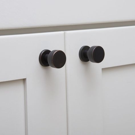 Knobs For White Cabinets, White Kitchen Knobs, Black And Copper Kitchen, Black Kitchen Hardware, Kitchen Cabinet Hardware Knobs, Kitchen Cabinets Knobs And Pulls, Kitchen Cupboard Knobs, Kitchen Knobs And Pulls, White Kitchen Cabinet