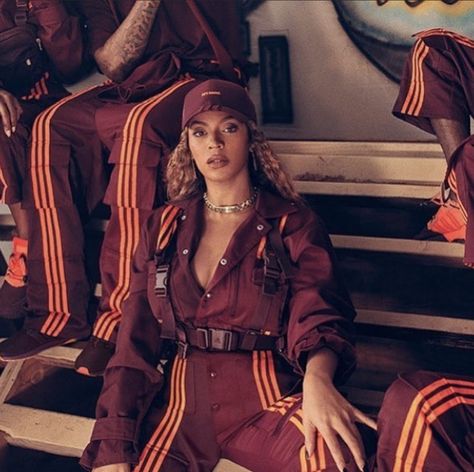 Beyonce Coachella, Adidas Ivy Park, Beyonce Album, Queen Bee Beyonce, Beyonce Outfits, Beyonce Knowles Carter, Beyonce Style, Beyoncé Giselle Knowles-carter, Beyoncé Giselle Knowles