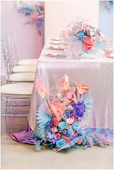 Lisa Frank Wedding, Irredescent Wedding, Vaporwave Wedding, Iridescent Wedding Theme, Pastel Table Decor, Holographic Wedding, Aesthetic Weddings, Mermaid Flowers, Iridescent Wedding