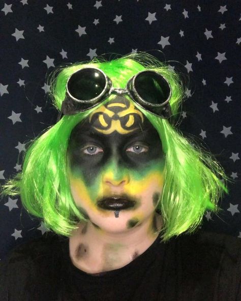 7/13 Toxic waste spill #makeup #halloween #spookyseason #toxicwaste #toxic #halloweenlook #mua #13daysofhalloween | Instagram Toxic Waste Makeup, Scary Makeup, Sfx Makeup, Healthy Beauty, Halloween Looks, Best Makeup Products, Fall Halloween, Dress To Impress, Halloween