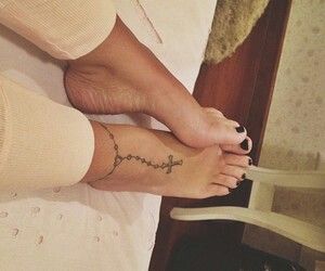 . Rosary Tattoo Forearm Women, Rosary Ankle Tattoos, Roseary Tattoo, Anklet Tattoos For Women, Cute Foot Tattoos, Ankle Tattoo Designs, Ankle Bracelet Tattoo, Bracelet Tattoo, Skull Sleeve