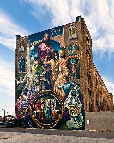 Credit: Steve Weinik/City of Philadelphia Mural Arts Common Threads, Broad & Spring Garden Streets Eight storeys' high... Philadelphia Street, Street Mural, Amazing Street Art, Graffiti Murals, Murals Street Art, Artist House, Art Programs, Street Art Graffiti, Street Artists