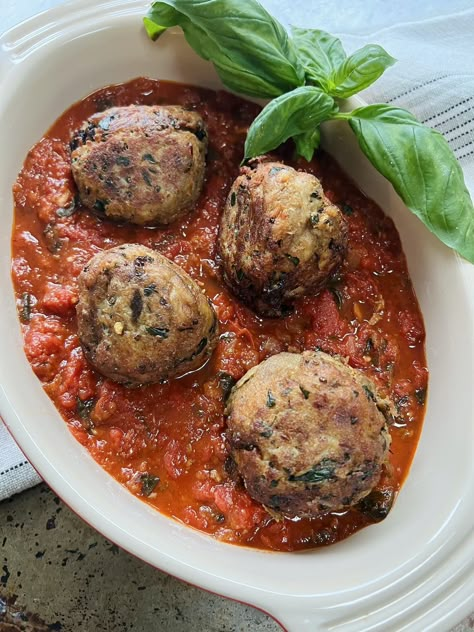 Sicilian Eggplant Meatballs without meat (Polpette di Melanzane) Sicilian Eggplant, Eggplant Meatballs, Bucatini Pasta, Tender Meatballs, Pecorino Romano Cheese, Eggplant Dishes, Pecorino Romano, Romano Cheese, Unique Handbag