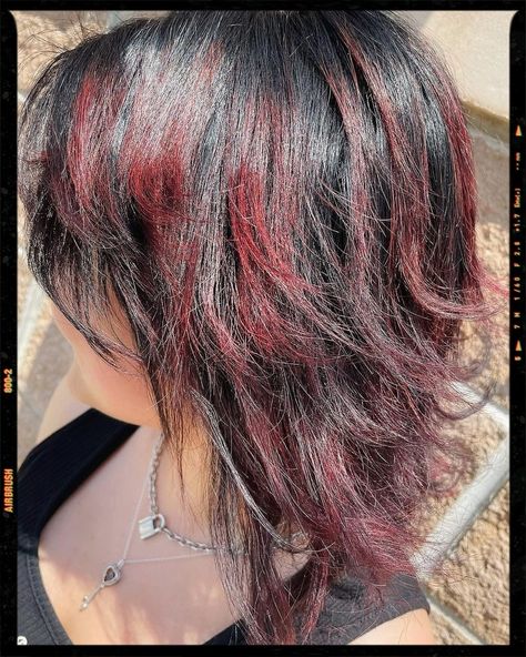 Wolf Cut Hair Red Highlights In Black Hair Short, Short Hair With Red Streaks, Short Black Hair With Red Tips, Under Layer Dyed Hair Short, Red Highlights In Brown Hair Wolfcut, Red Frosted Tips Hair, Red Wolf Cut Short, Wolf Cut Purple Highlights, Black And Red Hair Short Wolfcut