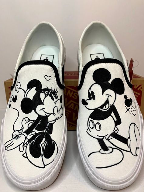 Custom vans Mickey Mouse Minnie Mouse Disney Shoe Painting Ideas, Mickey And Minnie Vans, Painted Vans Slip On Diy, Disney Custom Shoes, Shoe Painting Ideas Vans, Painted Vans Slip On, Custom Vans Slip On, Mickey Mouse Vans, Disney Painted Shoes