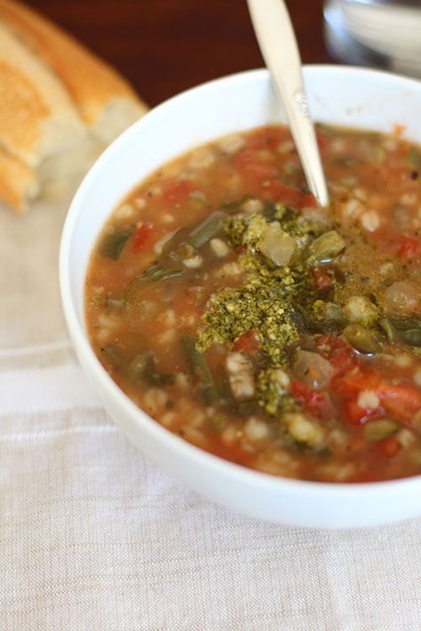 Vegetarian Garden, Soup With Pesto, Crockpot Vegetarian, Vegetable Soup Crock Pot, Freezer Soups, Pesto Soup, Panera Copycat, Garden Vegetable Soup, Family Freezer