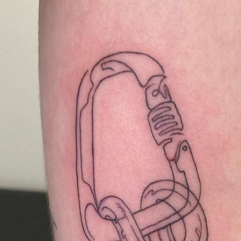 Nhat Truong on Instagram: "Climber tattoo 🧗🏻‍♀️
On @mediocregiraffe 

#minimaltattoo #minimallineart #climber #climbertattoo #carabiner #armtattoo #cooltattoos #tattoodesign #tattooideas #tattooinspiration #tattooart #tattooartist #tattoobynhat #vancouver" Carabeaner Tattoo, Climbing Tattoo Ideas Simple, Rock Climber Tattoo Ideas, It’s The Climb Tattoo, Rock Climbing Tattoo Ideas Simple, Carabiner Tattoo, Carabiner Tattoo Rock Climbing, Climbing Tattoo, Classic Tattoo