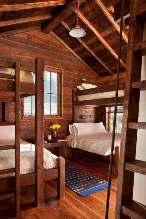 60 Most Popular Bedrooms Showcased on One Kindesign for 2020 Rustic Cabin Bedroom, Cabin Bedroom Decor, Montana Cabin, Zimmer Diy, Cabin Bedroom, Bunk Rooms, Cabin Interiors, Cabin Living, Rustic Cabin Decor