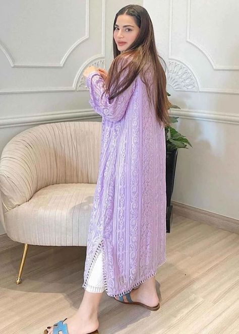 Pakistani Fashion Casual, Desi Fashion Casual, Pakistani Fancy Dresses, Casual Indian Fashion, Pakistani Dresses Casual, Pakistani Fashion Party Wear, Beautiful Pakistani Dresses, Simple Pakistani Dresses, Designer Dresses Casual