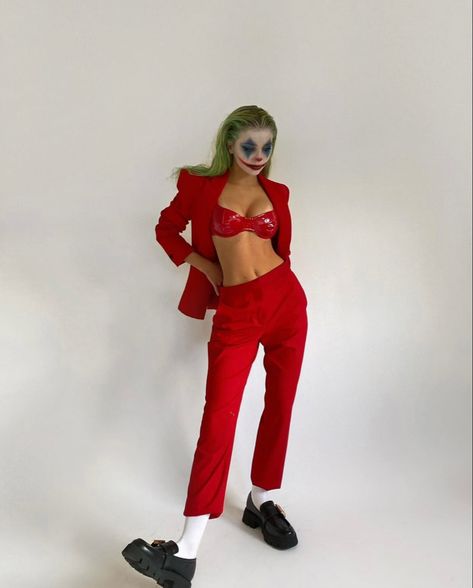 Dc Villan Costumes, Joker Red Suit Costume, Halloween Women 2023, Red Joker Costume, Halloween Costume Woman 2023, Red Pants Halloween Costume, Hot Villian Costumes, Villans Halloween Costumes, Women Villian Halloween Costumes