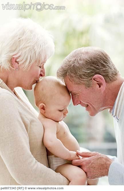 grandparent Grandparents Photo Frame, Grandparents Photography, New Grandparent Gifts, Grandparent Photo, Foto Newborn, New Grandparents, Holding Baby, Family Posing, Newborn Photoshoot