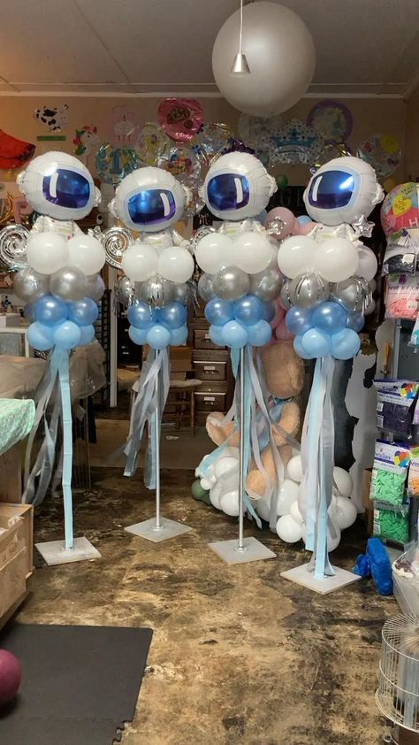 Outer Space Baby Shower, Space Party Decorations, Boys 1st Birthday Party Ideas, Astronaut Birthday, Space Theme Party, Outer Space Party, Baby Boy 1st Birthday Party, Baby Birthday Themes, Moon Baby Shower