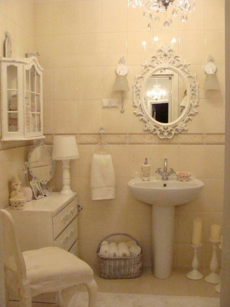 Coquette Bathroom, Baños Shabby Chic, Decor Ideas For Apartments, Styl Shabby Chic, Makeover Bedroom, Organized Home, Multipurpose Furniture, Shabby Chic Bathroom, Dream House Rooms