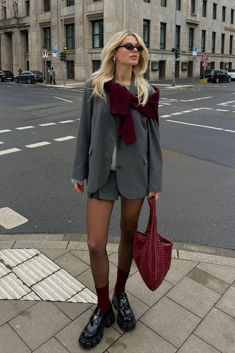 Sza Instagram, Linda Sza, Lawyer Fashion, Autumn Look, Paris Outfits, Stylish Work Outfits, Red Outfit, 가을 패션, Autumn Outfit