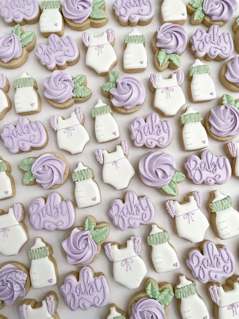 Butterfly Shower Cookies, Lavendar Baby Shower Themes, Purple Flower Baby Shower Theme, Purple Floral Baby Shower Ideas, Purple Themed Baby Shower Ideas, Lavender And Green Baby Shower Ideas, Sage Green And Lavender Gender Reveal, Lilac Baby Shower Ideas Decoration, Purple Theme Baby Shower Ideas