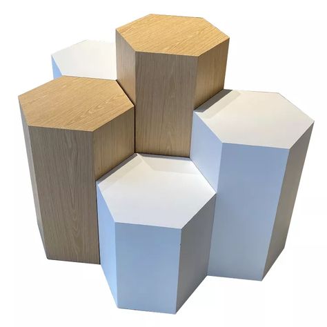 Hexagon Display Stand, Product Display Stand Design, Display Design Exhibition Products, Wood Exhibition, Exhibition Display Stands, Hexagon Display, Wedding Exhibition, Wood Hexagon, Display Pedestal