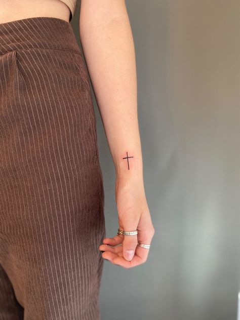 Small Cross Wrist Tattoo, Cross Wrist Tattoo, Cross Tattoo On Wrist, Small Cross Tattoo, Cross Tattoos, Pretty Tattoos For Women, Side Tattoos, Wrist Tattoo, Girly Tattoos