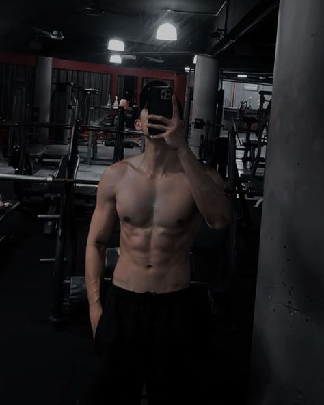 Six Pack Abs For Man, Gym 6 Pack, Men With 6 Packs, Gym Six Pack Men, Natural Physique Men, 6packs Men, Fitness Men Aesthetic, Shirtless Mirror Selfie Poses Men, Fit Body Man