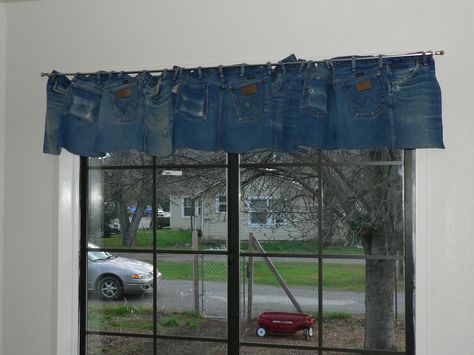 Blue denim jean curtains that cover a 4 1/2 foot window. Jean Curtains, Recycling Ideas For Kids, Denim Curtains, Blue Jean Crafts, Jeans Upcycle, Jean Projects, Denim Recycle, Jeans Recycle, Jean Ideas