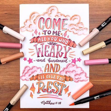 #30DaysOfBibleLettering su Instagram: "Absolutely beautiful art by @lianasletters Day11/#30daysofbiblelettering" Calligraphy Art Quotes, Brush Lettering Quotes, Brush Pen Lettering, Doodle Quotes, Handlettering Quotes, Hand Lettering Inspiration, Hand Lettering Art, Hand Lettering Alphabet, Hand Lettering Quotes