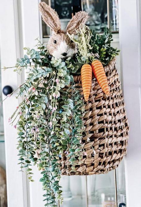 Wreath Alternatives, Farmhouse Easter Decor Ideas, Vintage Spring Aesthetic, Vintage Spring Decor, Spring Mantle Decor, Easter Porch Decor, Bunny Decorations, Spring Mantle, Easter Decor Ideas