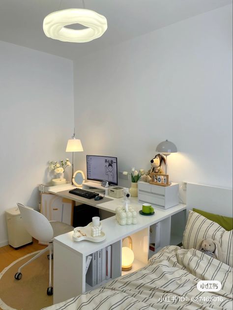 Bedroom Ideas For Small Rooms With Desk, Room Layout With Desk, Bed Next To Desk, Mini Desk Ideas Bedroom, L Desk Next To Bed, Desk Setup Small Spaces, Table Decor Study, Bedroom And Desk Layout, 6m2 Bedroom