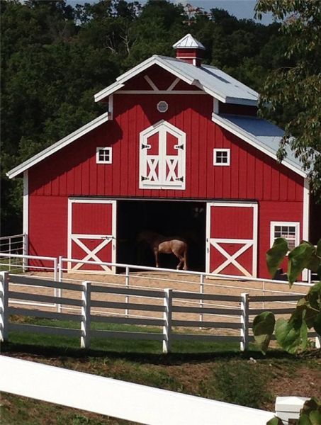 Red Barn House, Monitor Barn, Equestrian Barns, Small Barns, Timber Frame Barn, Goat Barn, American Barn, Barn Shop, Barn Pictures