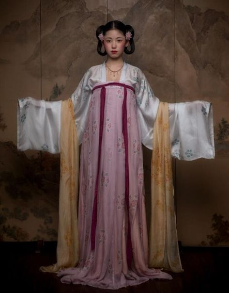 Kimonos, Haute Couture, Late Tang Dynasty Clothing, Ancient China Women, Ancient China Fashion, Ancient Asian Clothing, Imperial China Fashion, Traditional Chinese Hanfu Women, Tang Dynasty Aesthetic