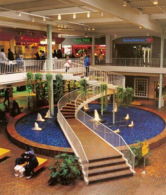 MALL HALL OF FAME Mall Nostalgia, Eastland Mall, 80s Interior Design, Abandoned Malls, Dead Malls, Vintage Mall, 80s Interior, 80s Decor, Mall Stores