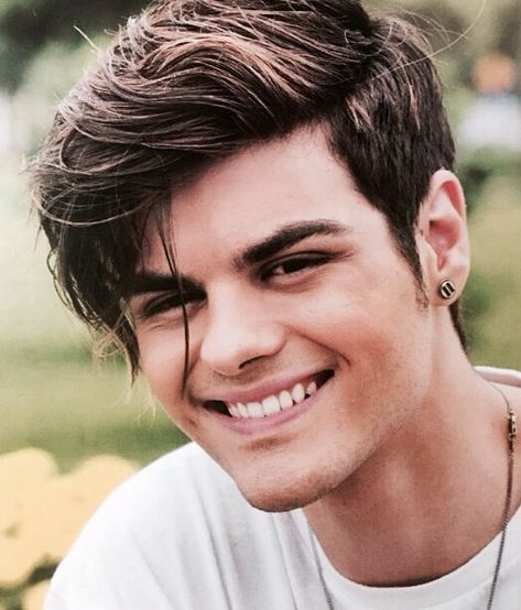 Mi amor Abraham Mateo, Handsome Guys, R A, Singers, Hairstyles, Celebrities, Hair, On Instagram, Instagram