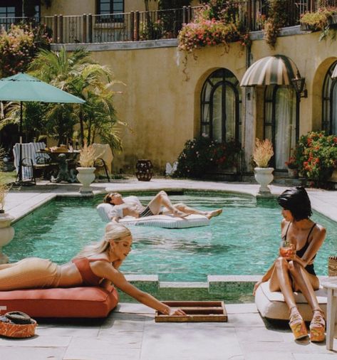 50s Pool Aesthetic, 80s Pool Aesthetic, Pool Editorial Photoshoot, Slim Aarons Aesthetic, Vintage Pool Photoshoot, Luxury Summer Aesthetic, Retro Pool Aesthetic, Luxury Hotel Photoshoot, Pool Side Photoshoot Ideas