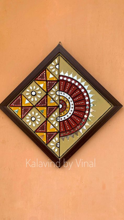 kalavind_by_vinal on Instagram: ✨Wall hangings Size : 10” x 10”✨ 🔸 Handmade 🔸 🔸 Customization available 🔸 🔸 DM for orders and queries 🔸 . . 🔷 handmade mud-mirror work yet… Mandala Art For Wall Hanging, Paintings For Wall Hanging, Mud Work Designs, Lippan Art Mirror Wall Hanging Square, Mirror Work Drawing, Canvas Mirror Art, Mirror Work Wall Hanging, Wall Painting In Bedroom, Mud Work Art