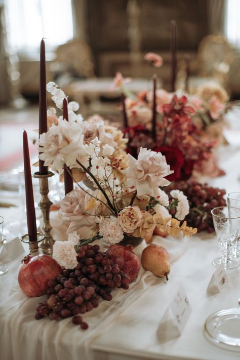 Ca Sagredo - Venice — Evelina Florence Artsy Wedding Reception, Fruit In Flower Arrangements, Corporate Event Table Set Up Ideas, Naturalistic Wedding Flowers, Fruit And Floral Arrangements, Fall Fruit Tablescape, Floral Arrangement With Fruit, Floral Styled Shoot, Fruit Wedding Table Decor