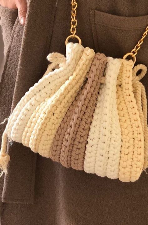 Tote Crochet, Handbags Patterns, Free Crochet Bag, Crochet Bag Tutorials, Crochet Bag Pattern Free, Mode Crochet, Crochet Braid, Crochet Clutch, Crochet Handbags Patterns