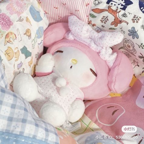 My Melody Plushie Pfp, My Melody Plushies, Stuff Animals, Soft Pink Theme, Baby Pink Aesthetic, Kawaii Plushies, Hello Kitty My Melody, Kawaii Room, Pink Girly Things