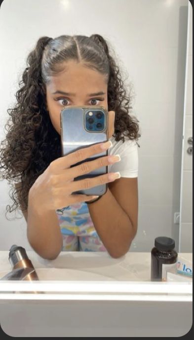 Curly Hairstyles For Black Women Rubber Bands, Curly Pigtails Half Up Half Down, Hair Styles Aesthetic, Quick Curly Hairstyles, Dark Grey Coat, Highlights Curly Hair, Hair Dyed, Mixed Curly Hair, Quick Natural Hair Styles